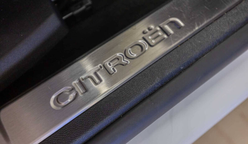 Citroen Interni C5 Aircross Hybrid Plugin Shine Bianco Usata Logo