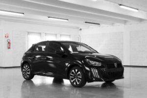Peugeot 208 active nero km0 lato